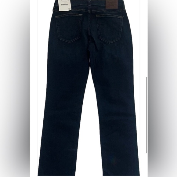 NWT Abercrombie & Fitch Dark Blue Faded Straight Leg Jeans Size 30x32” - Picture 4 of 8